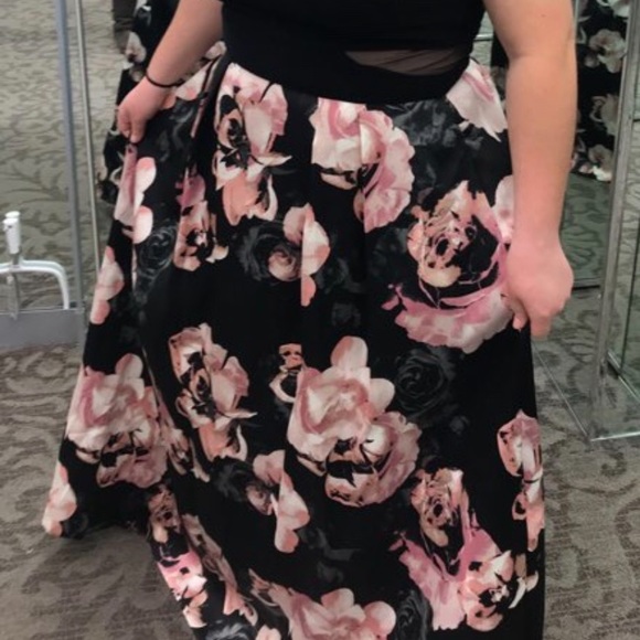 Floral Ball Gown Prom Dress with pockets - Picture 2 of 4